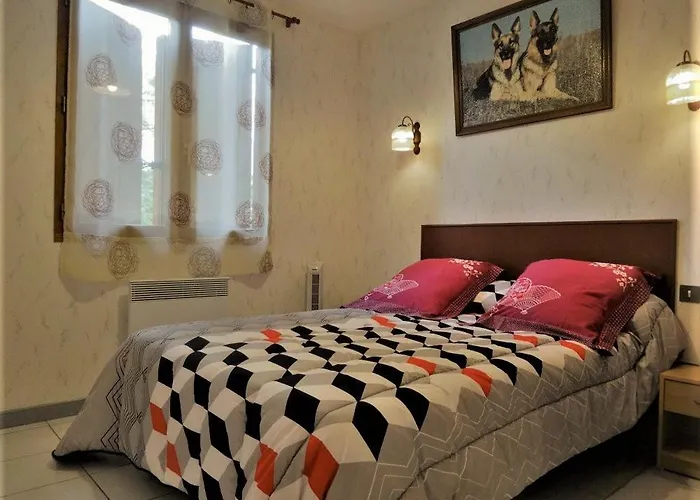 Les Pyracantas - Lesgitesdeshautsdevialot En Perigord Chalet *