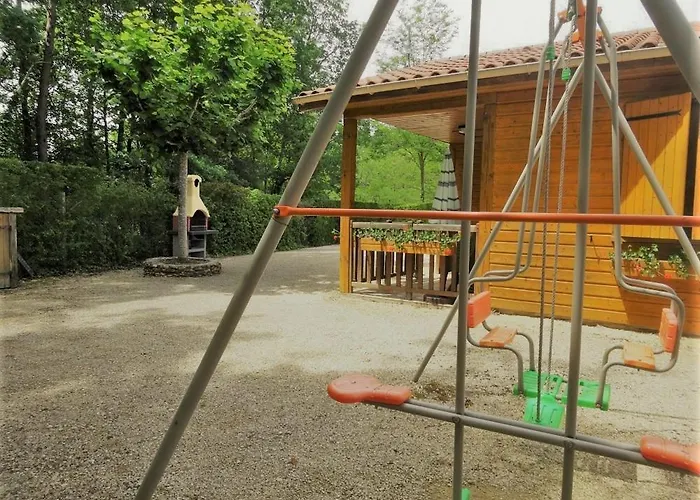 Les Pyracantas - Lesgitesdeshautsdevialot En Perigord